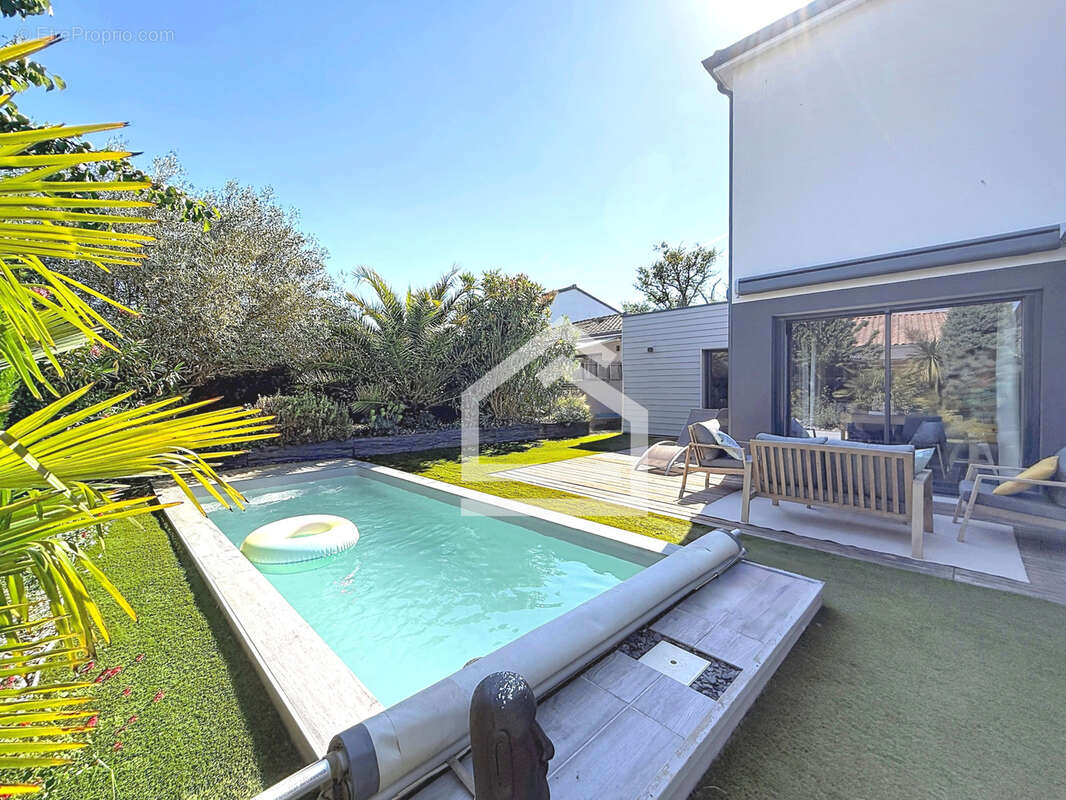 Maison moderne de 2018 avec suite parentale et piscine - photo 3