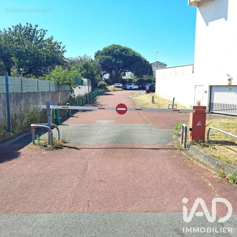 Parking 12 m² à La Rochelle  - photo 3