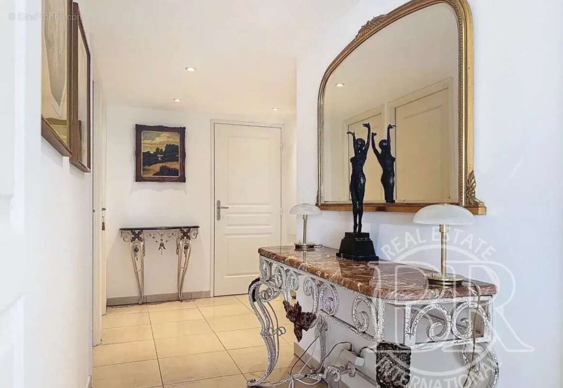 Appartement à ROQUEBRUNE-CAP-MARTIN