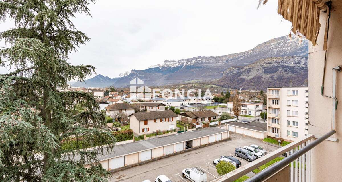 Appartement à LE PONT-DE-CLAIX