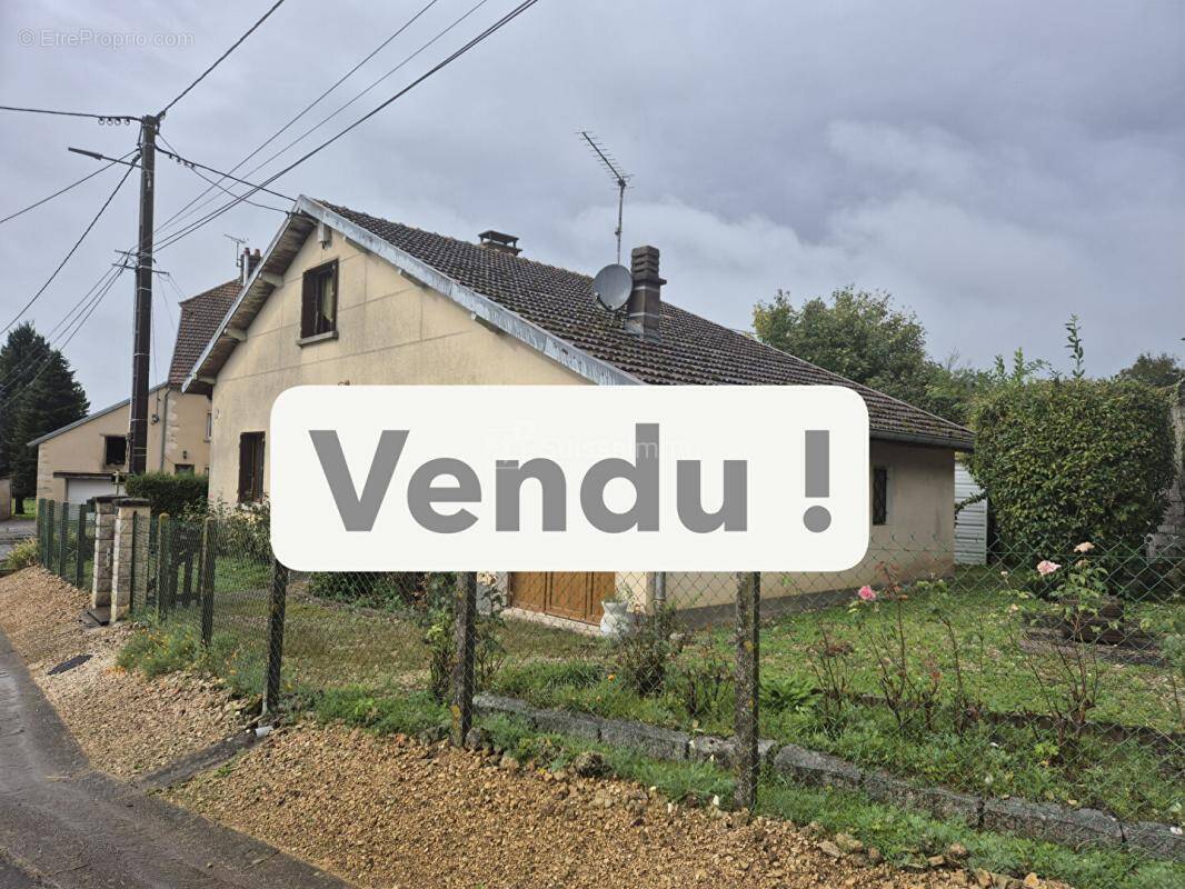 Maison à FERRIERES-LES-RAY