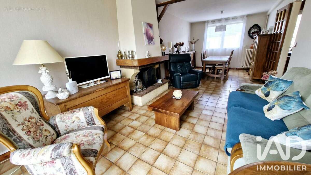 Maison 104 m² à Luce  - photo 2