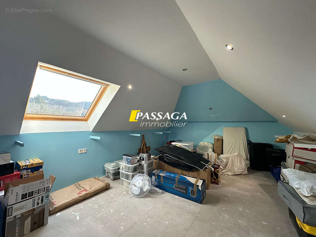 Maison à SAINTE-EULALIE-D&#039;OLT