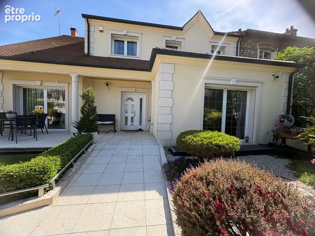 Maison 200 m² à Yerres  - photo 2