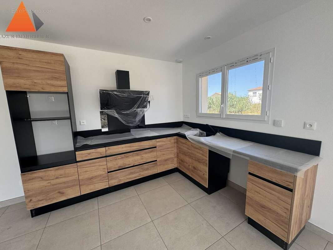 Maison à NISSAN-LEZ-ENSERUNE