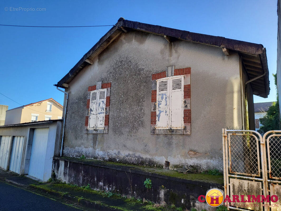Maison à SAINT-JUNIEN
