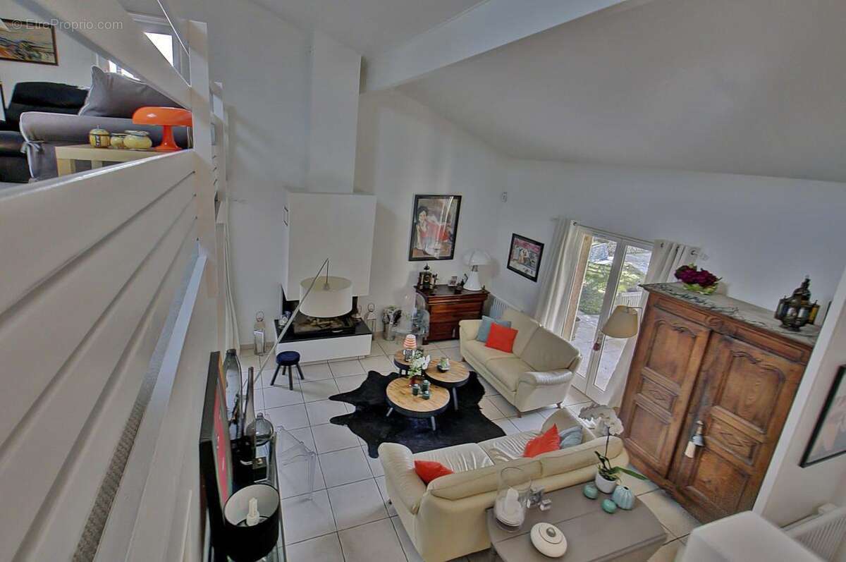 Maison à FONTAINES-SAINT-MARTIN