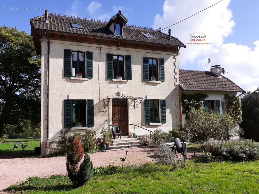 Maison à DYO
