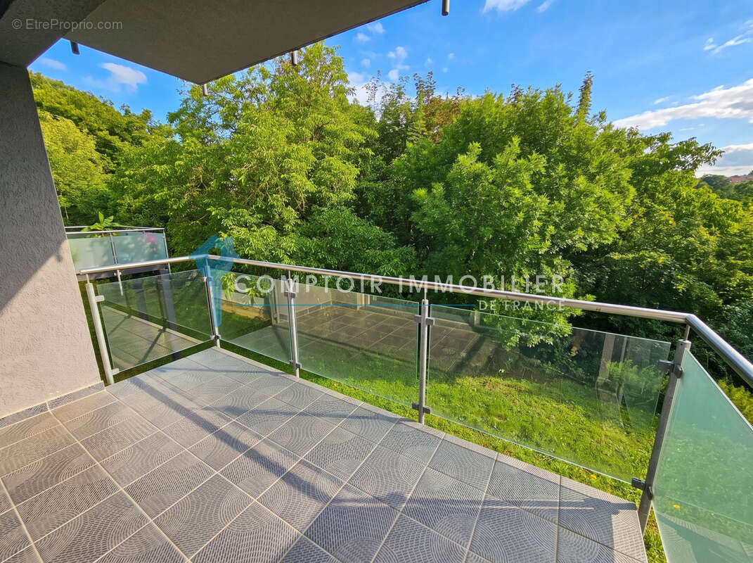 Oeting   Superbe F3 de 77 m2 avec balcon panoramique, garage et faibles charges - photo 13