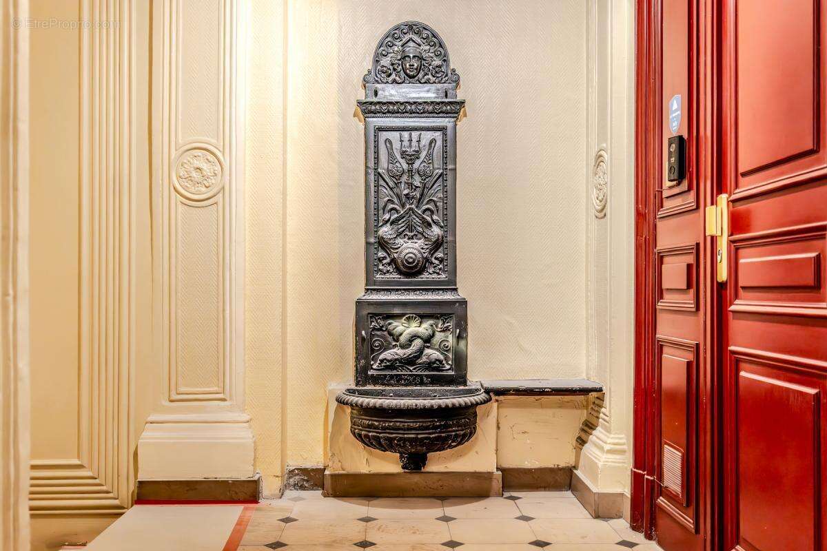 Appartement à PARIS-1E