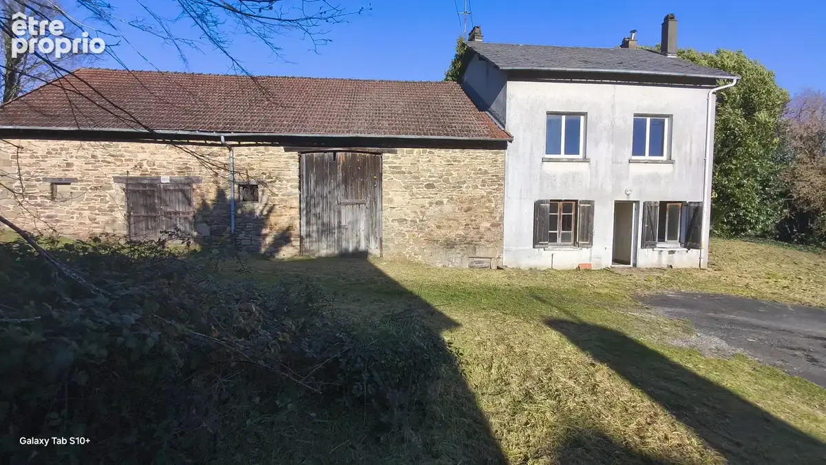 Photo Maison à Sainte-Anne-Saint-Priest au prix de 66 000€