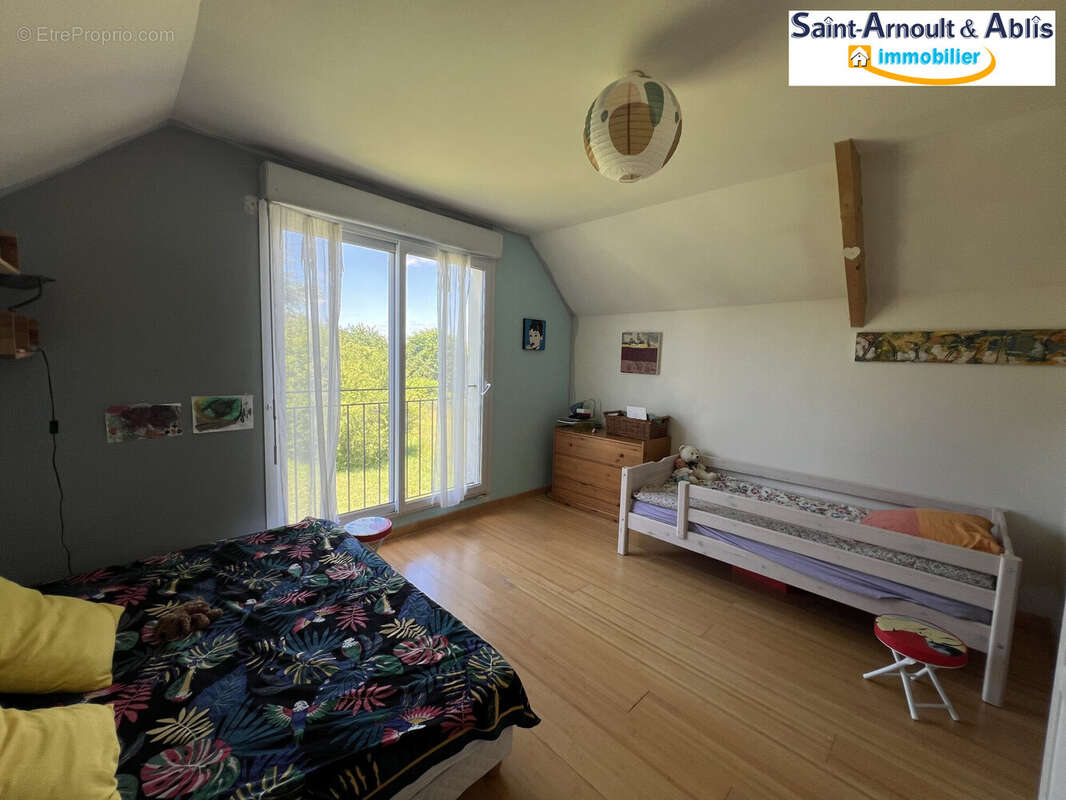 Maison à SAINT-ARNOULT-EN-YVELINES