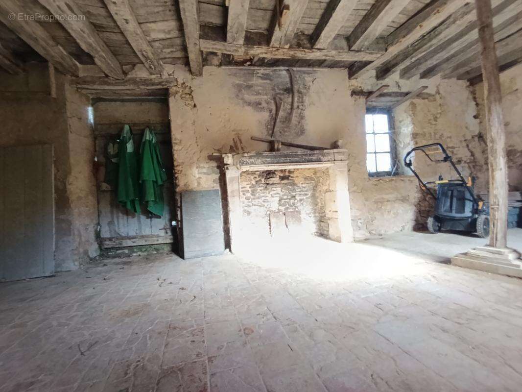 Maison à VALLON-SUR-GEE