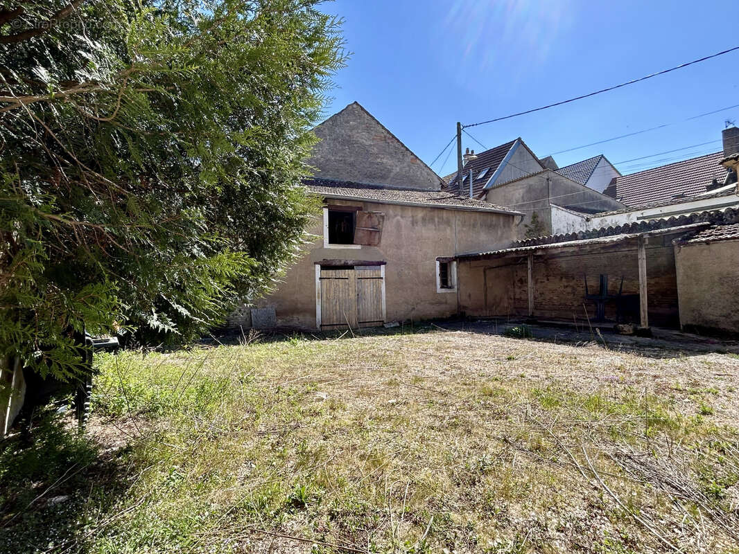 Maison à VERDUN-SUR-LE-DOUBS