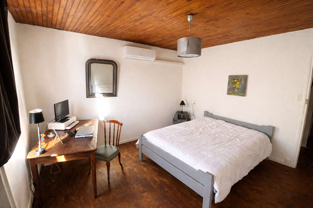 Maison à DECAZEVILLE