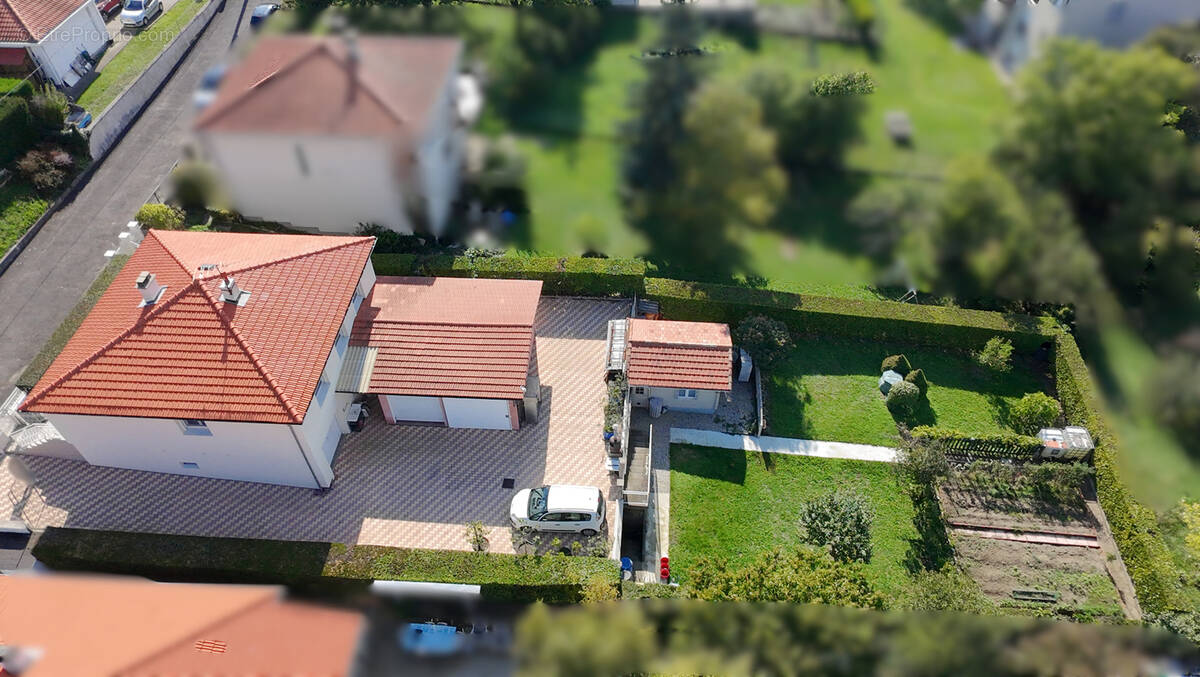 Maison à VEYRE-MONTON