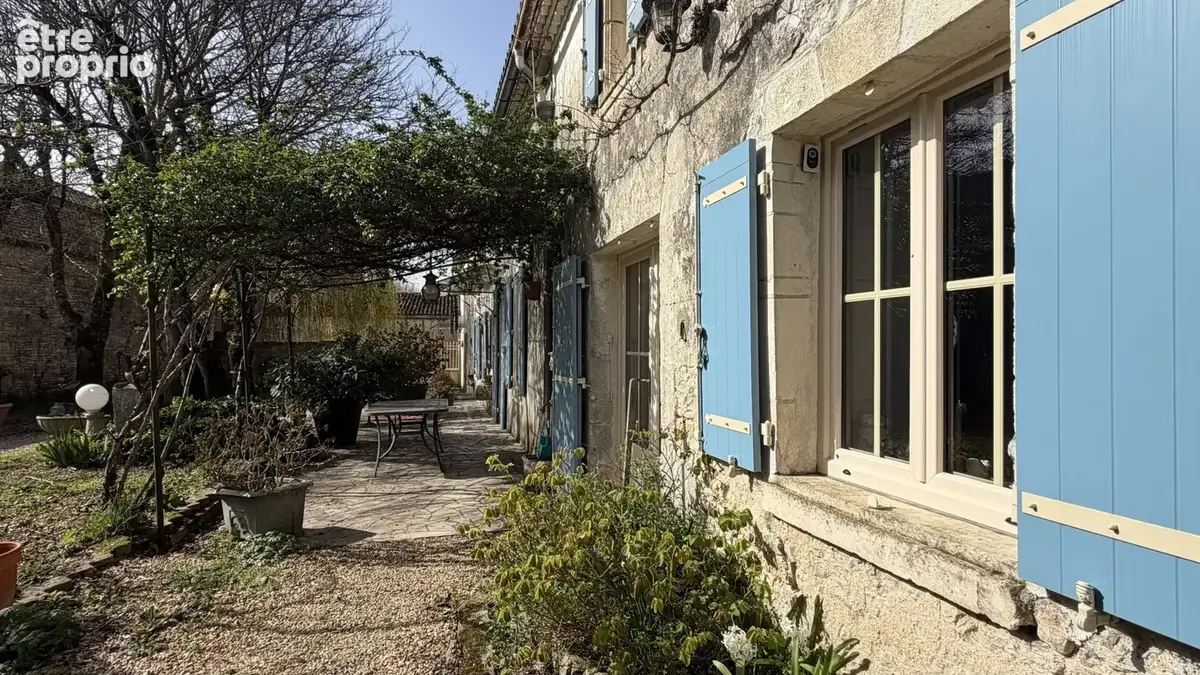 Maison 242 m² à Aumagne  - photo 3