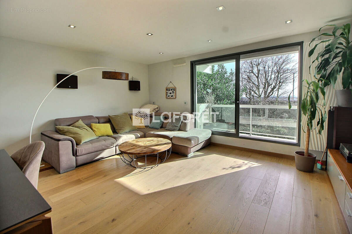 Appartement à SURESNES