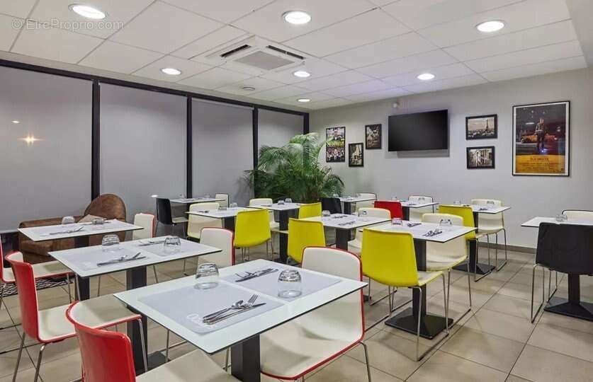 INVESTISSEMENT LOCATIF  RUEIL MALMAISON  Résidence Odalys Campus Paris Rueil - 5.02% de rentabilité - photo 6