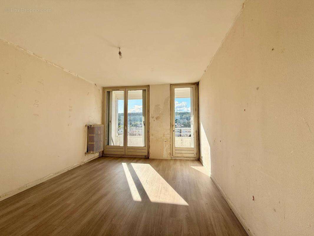 T5 de 102 m² avec balcon – 4 chambres – Dernier étage - photo 7