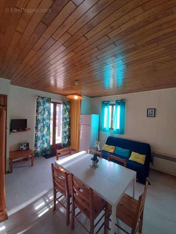 Appartement à CUZORN