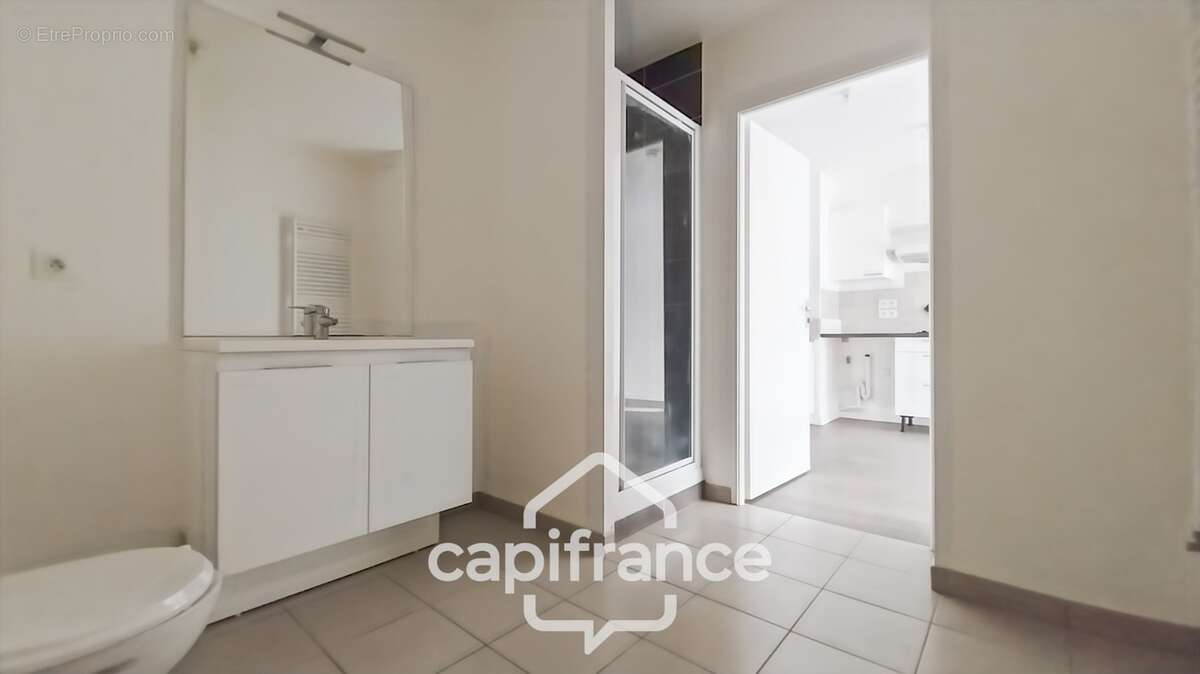 Pontault-Combault-Appartement 2 pièces-Très bon état- Résidence de 2017-Jardin-terrasse-Parking-lumineux-Bien agencé - photo 13