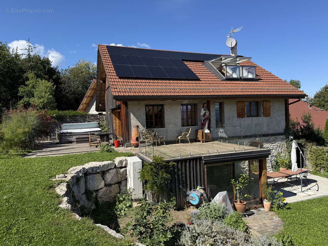 Maison à PERS-JUSSY