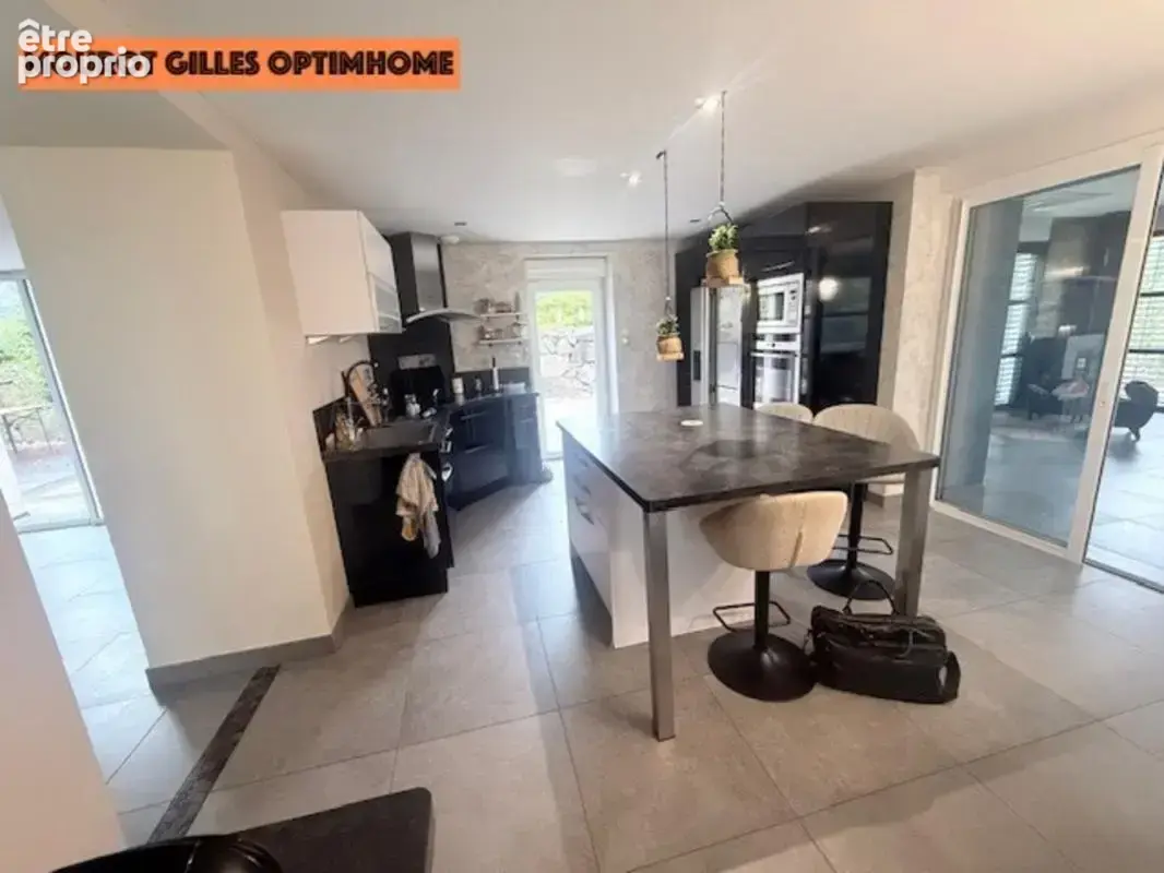 Maison de 194 m² avec piscine et terrain de 1 150 m² à hadol - photo 4