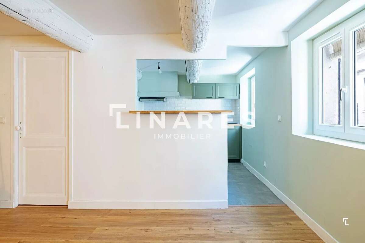 RACINE - Appartement T3 de 80m²  - 2 caves - 13004 Cinq Avenues - photo 3
