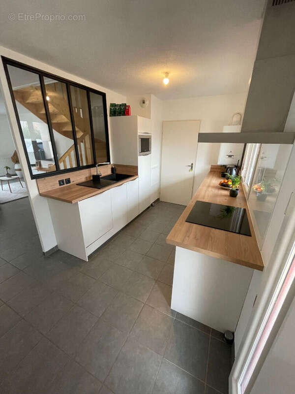 Maison à LA SALVETAT-SAINT-GILLES