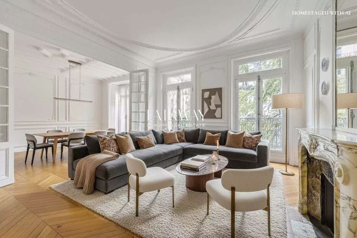 Appartement à PARIS-8E