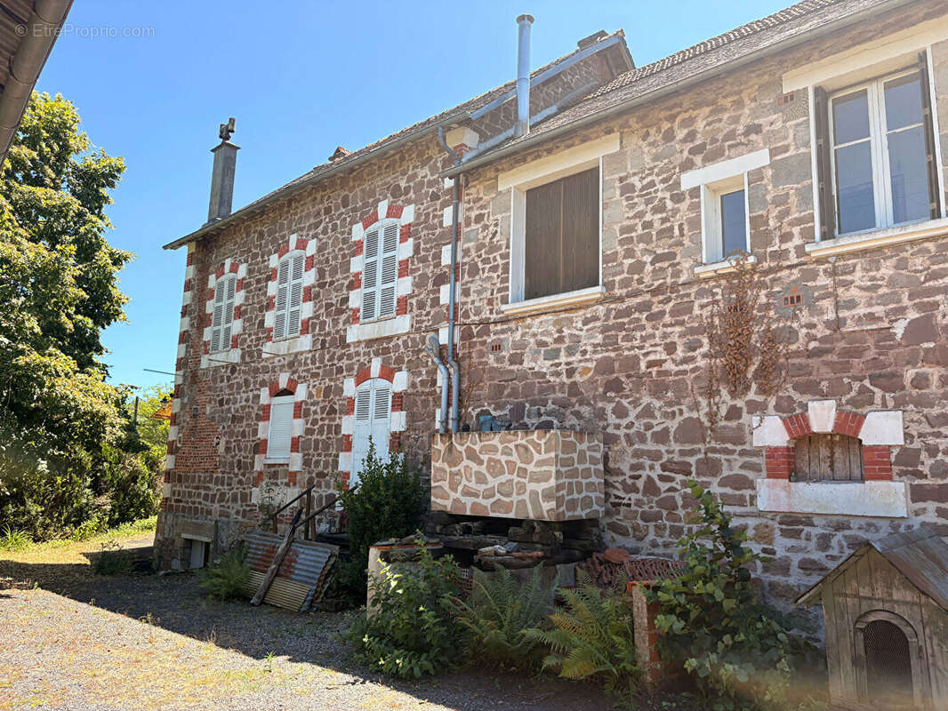 Maison à AYEN
