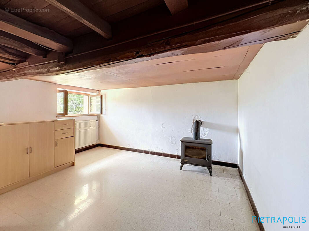 Maison 63 m² à Saint-Symphorien-De-Lay  - photo 3