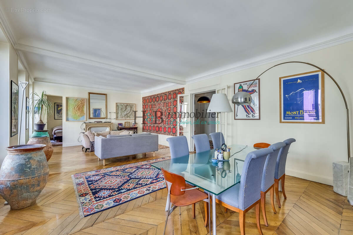 Appartement à PARIS-9E