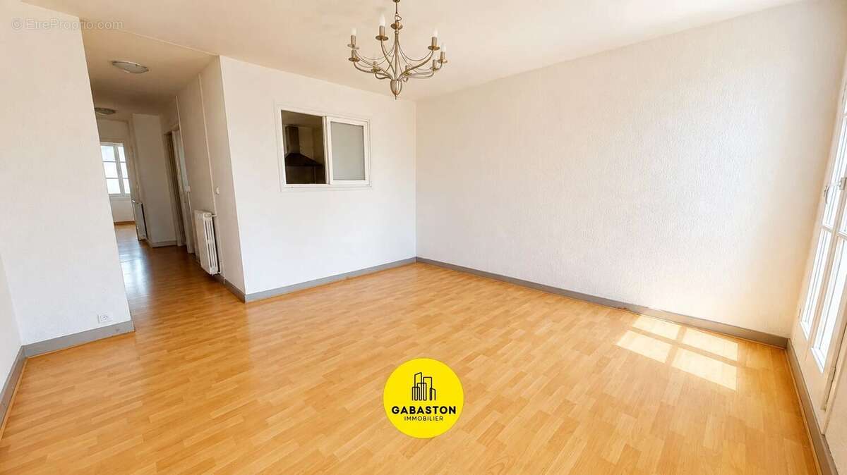 Appartement à MARSEILLE-2E
