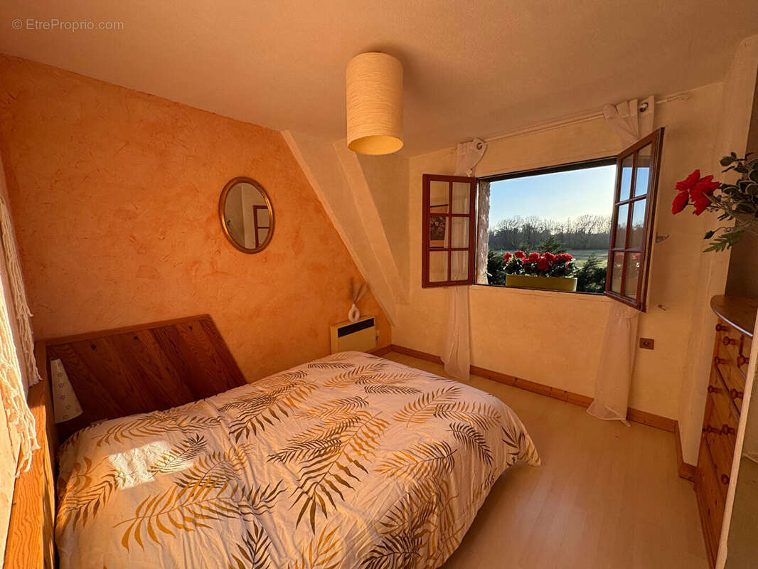 Maison à LASSAY-SUR-CROISNE