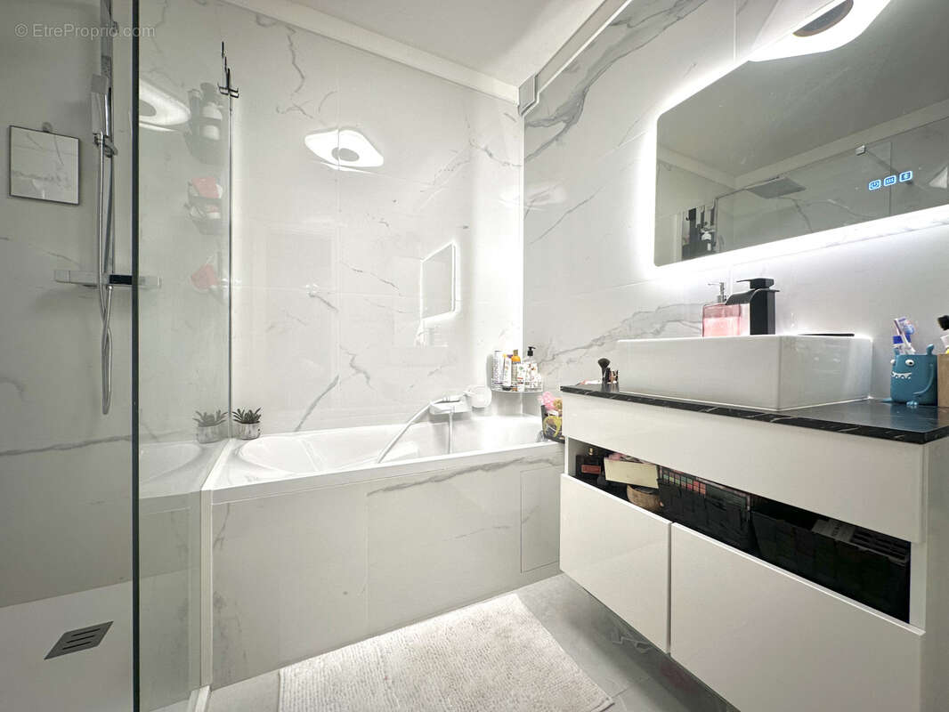 Appartement à ROQUEBRUNE-CAP-MARTIN