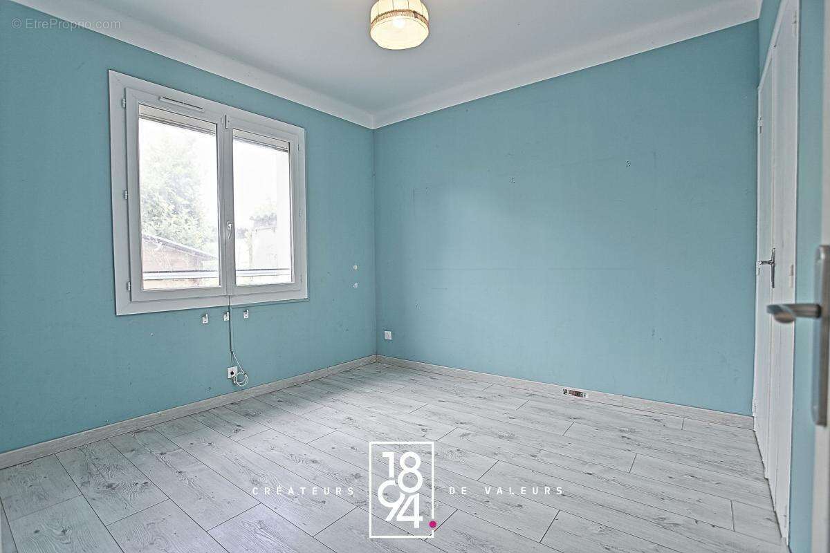 Manduel - Maison 114 m2 - 4 chambres - terrain 548 m2 - photo 5