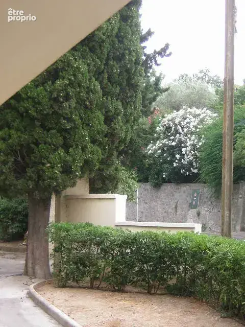 Grand appartement T2 à vendre 152500 € à Toulon Petit Bois - photo 3