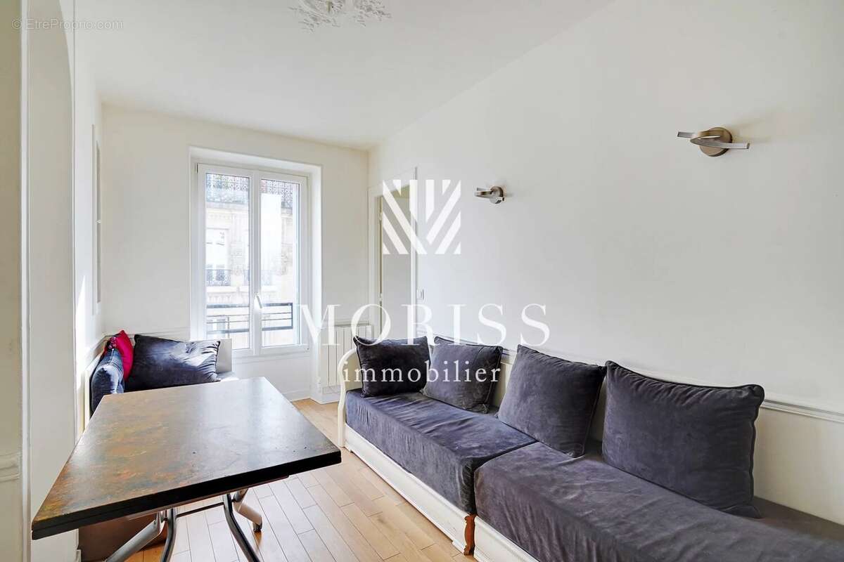 Appartement à PARIS-14E