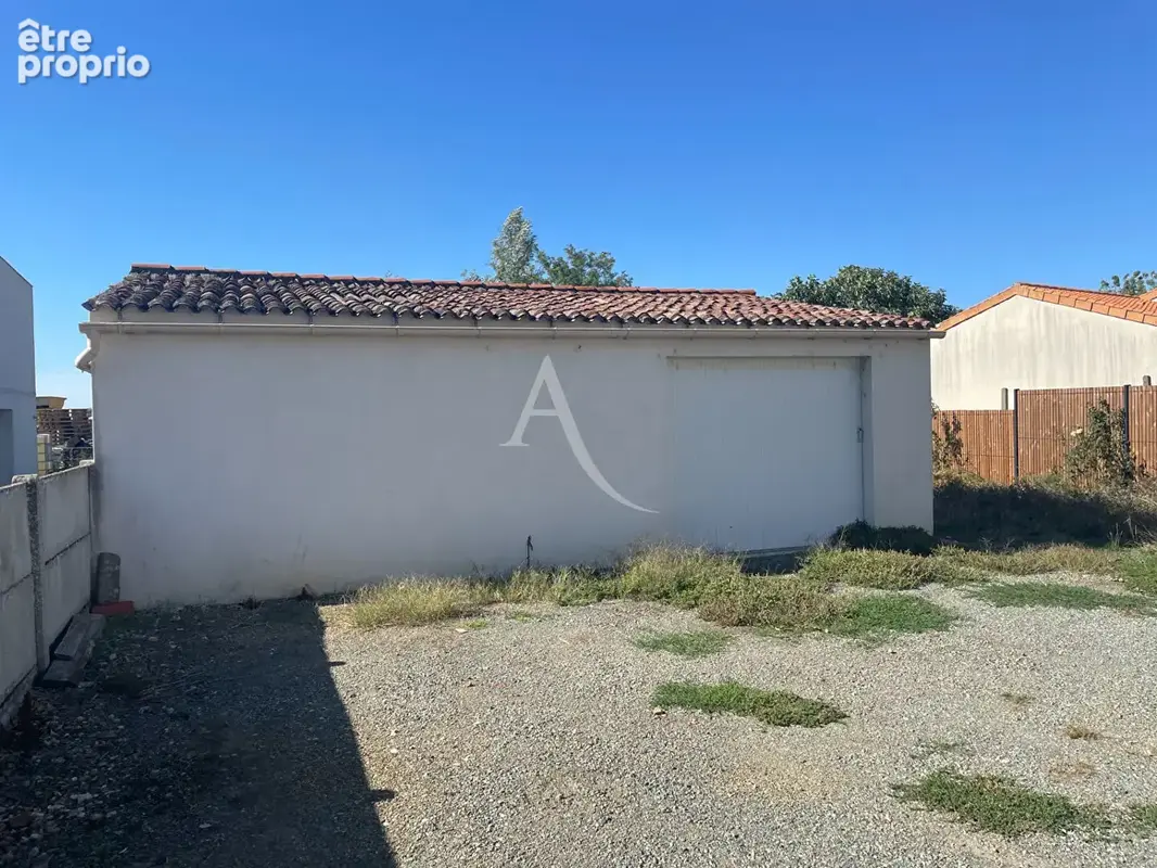 Charmante maison en pierre avec garage et terrain constructible - Proche La Rochelle. - photo 14
