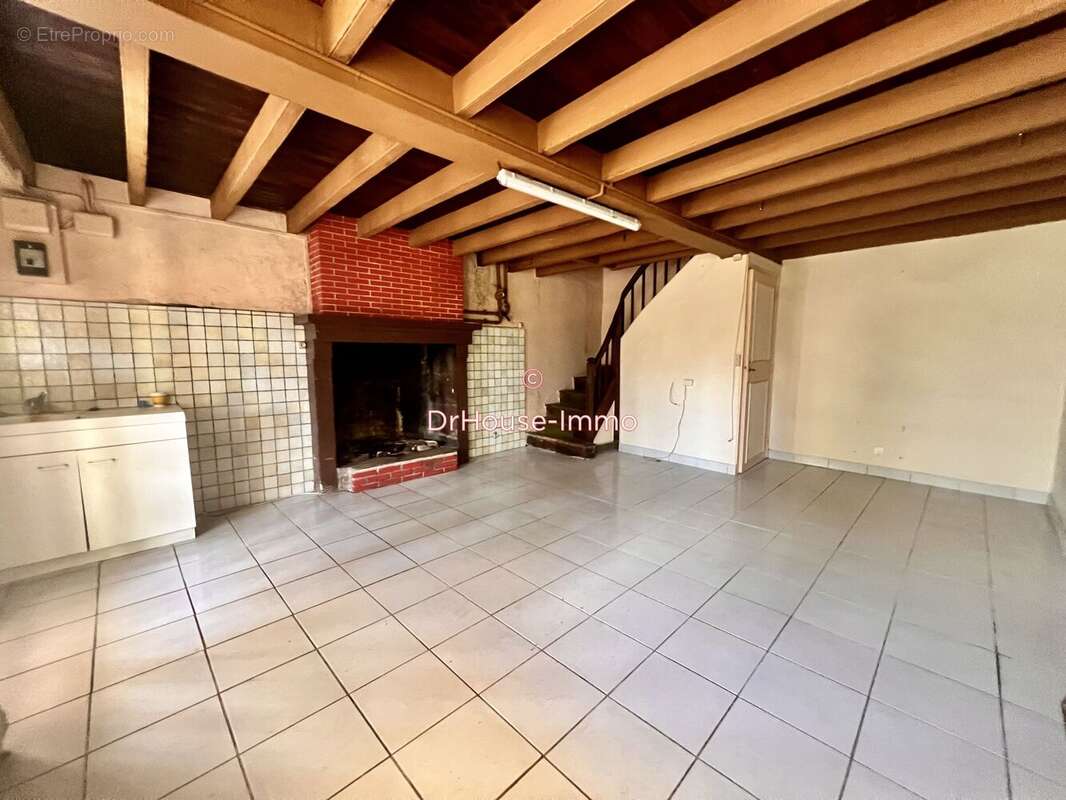 Maison à SAINT-MARTIN-DE-RIBERAC