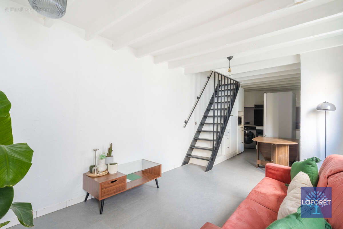 Appartement à LES PAVILLONS-SOUS-BOIS