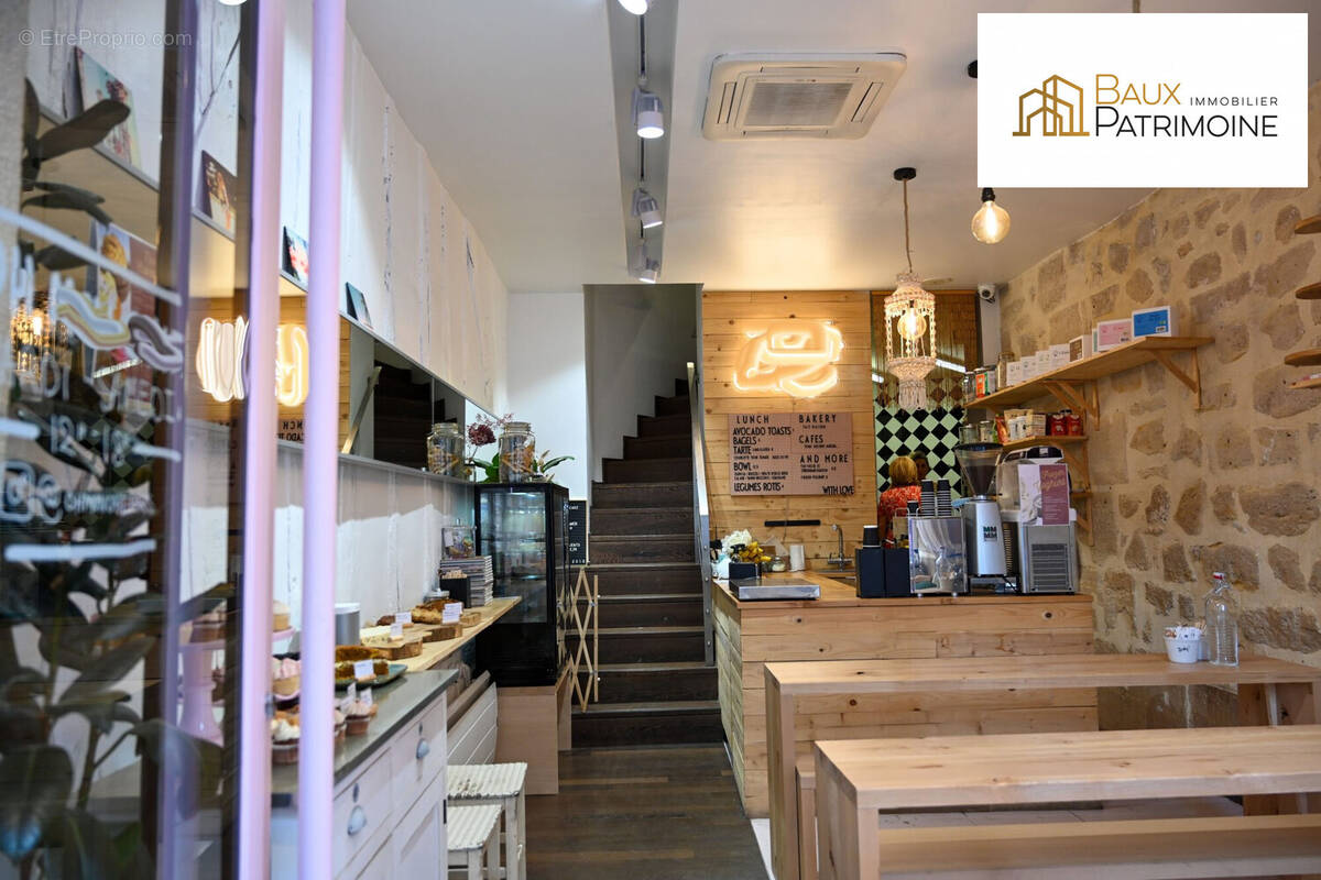 Accueil + espace caisse - Commerce à PARIS-1E