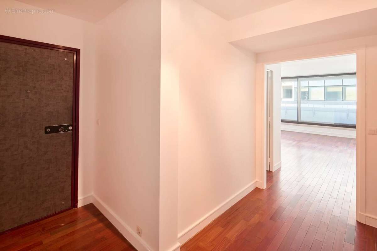 Appartement à PARIS-8E