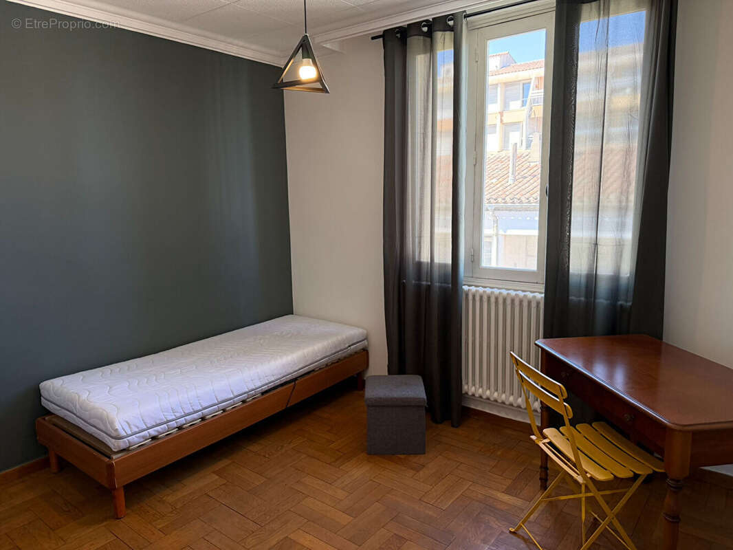 Appartement traversant de 103 m² avec terrasse garage parquets proche centre-ville et canal - photo 7