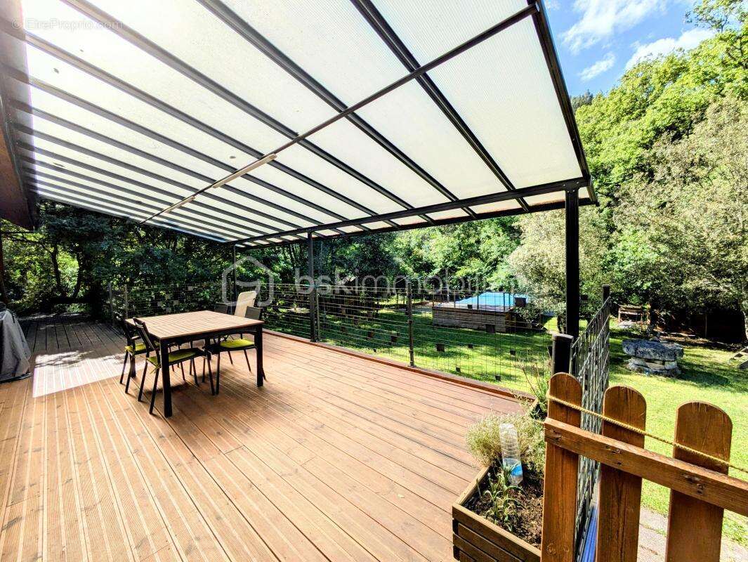 Maison à ENTRECASTEAUX