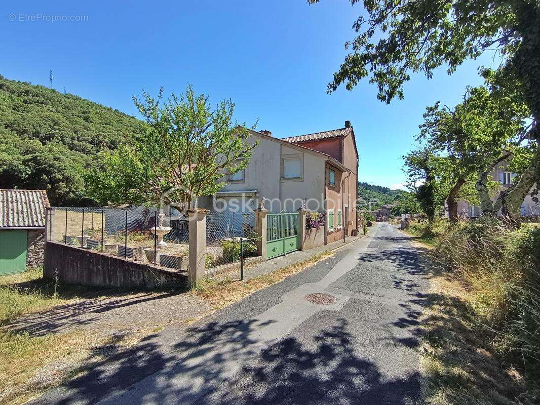  RIEUSSEC – Maison de village 144 m² – Terrain 600 m² – 4 chambres – DPE D - photo 15