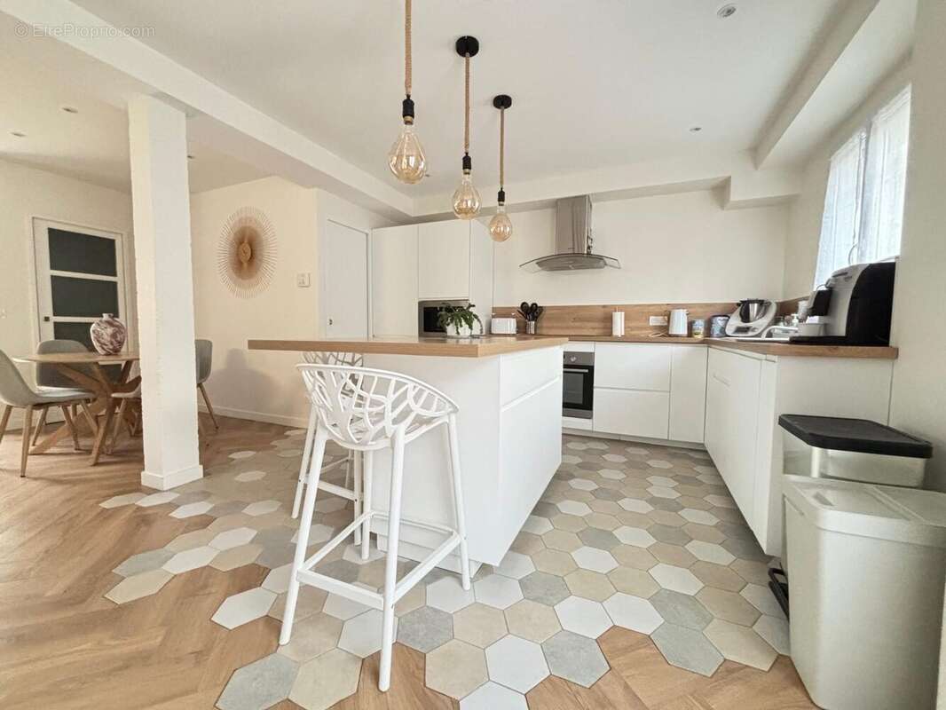 Maison à SAINT-PIERRE-DU-PERRAY