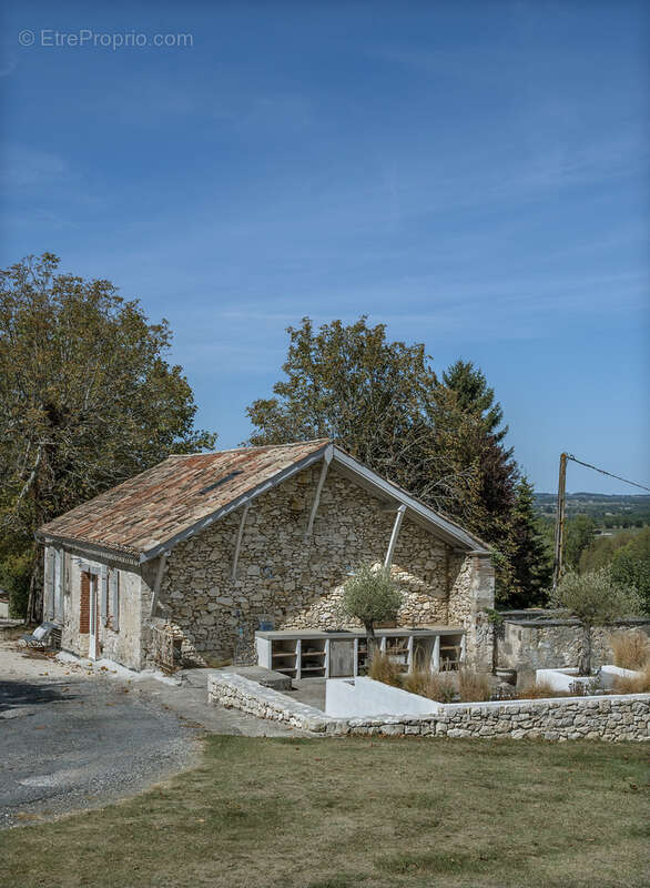 Maison à SAVIGNAC-SUR-LEYZE